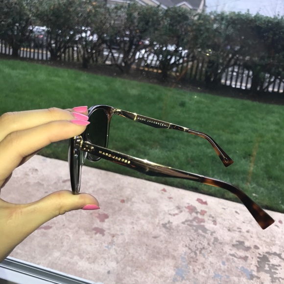 Marc Jacobs Sunglasses - Picture 6 of 8